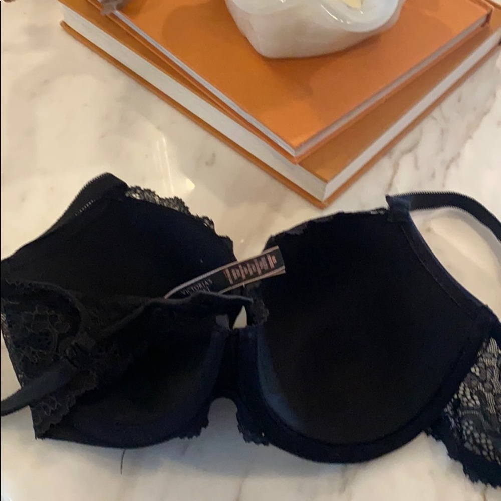 Victoria Secrets Bra - Picture 2 of 2